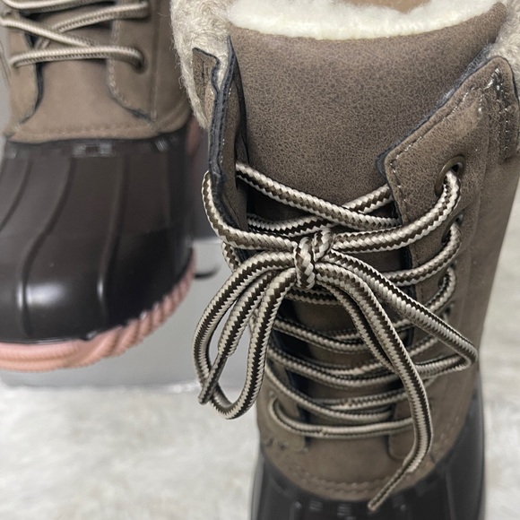 Cloudwalkers Lexi Sweater Trim Women’s Weather Boot Black & Tan 10W by Avenue - Picture 12 of 15